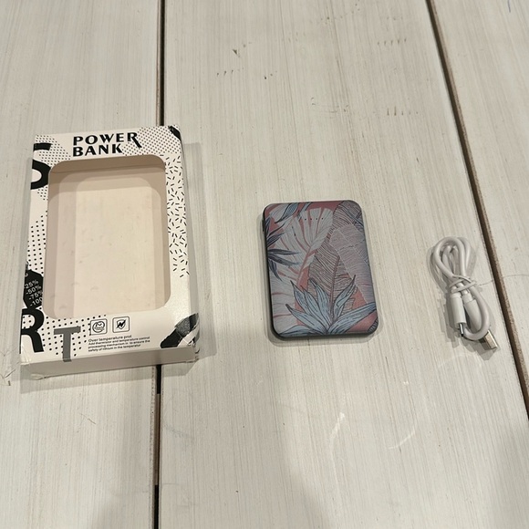 Tropical Power Bank with Cable - Picture 1 of 1